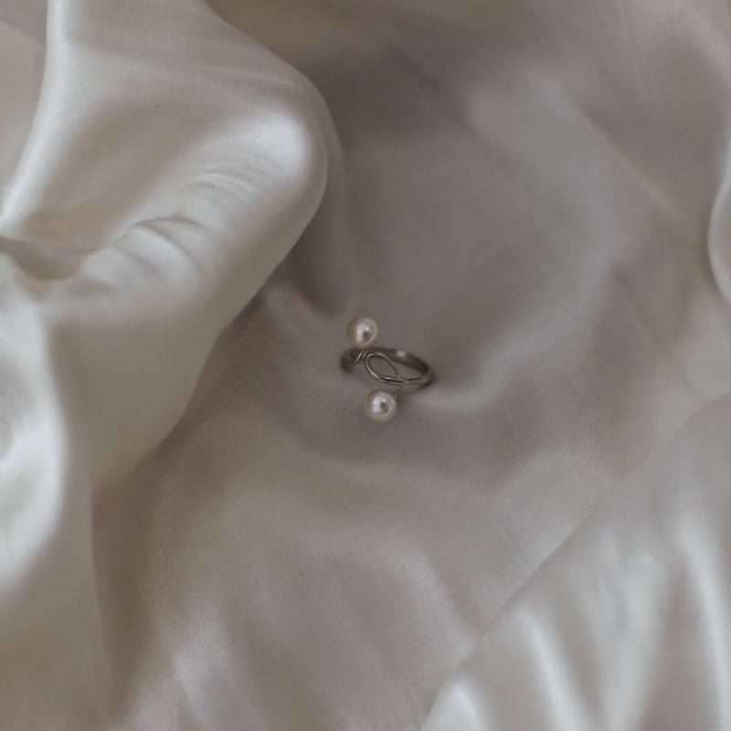 Pearl & Silver Ring
